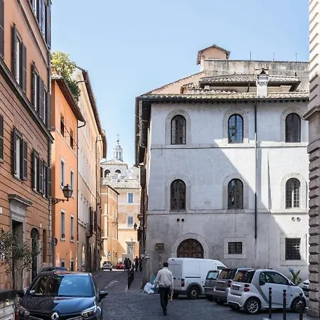 شقة Sunny Navona Square *