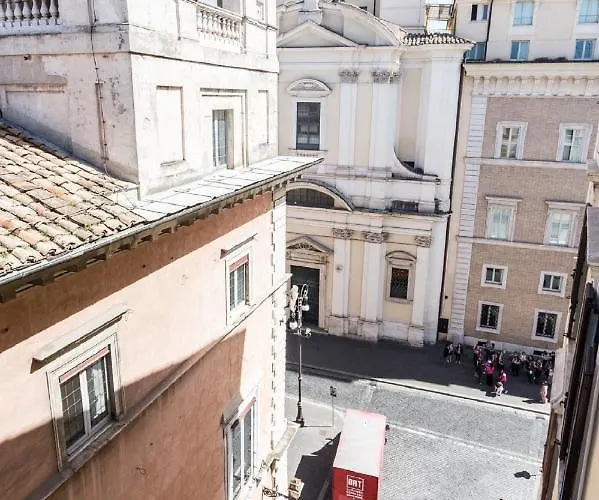 Sunny Navona Square Apartman